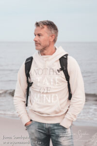 Jonas Sundquist - Skådespelare - jonassundquist.se - Modell - Kväll på stranden - 2021-07